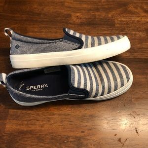 Women’s Sperry’s, size 7.5, slip on sneakers
